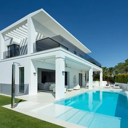 Villa 5br In Nagueles- What'app - #0049-1551-0648-086 For Reservation!