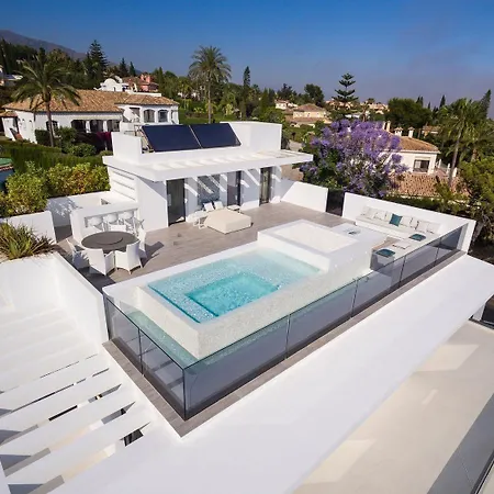 Villa 5br In Nagueles- What'app - #0049-1551-0648-086 For Reservation!